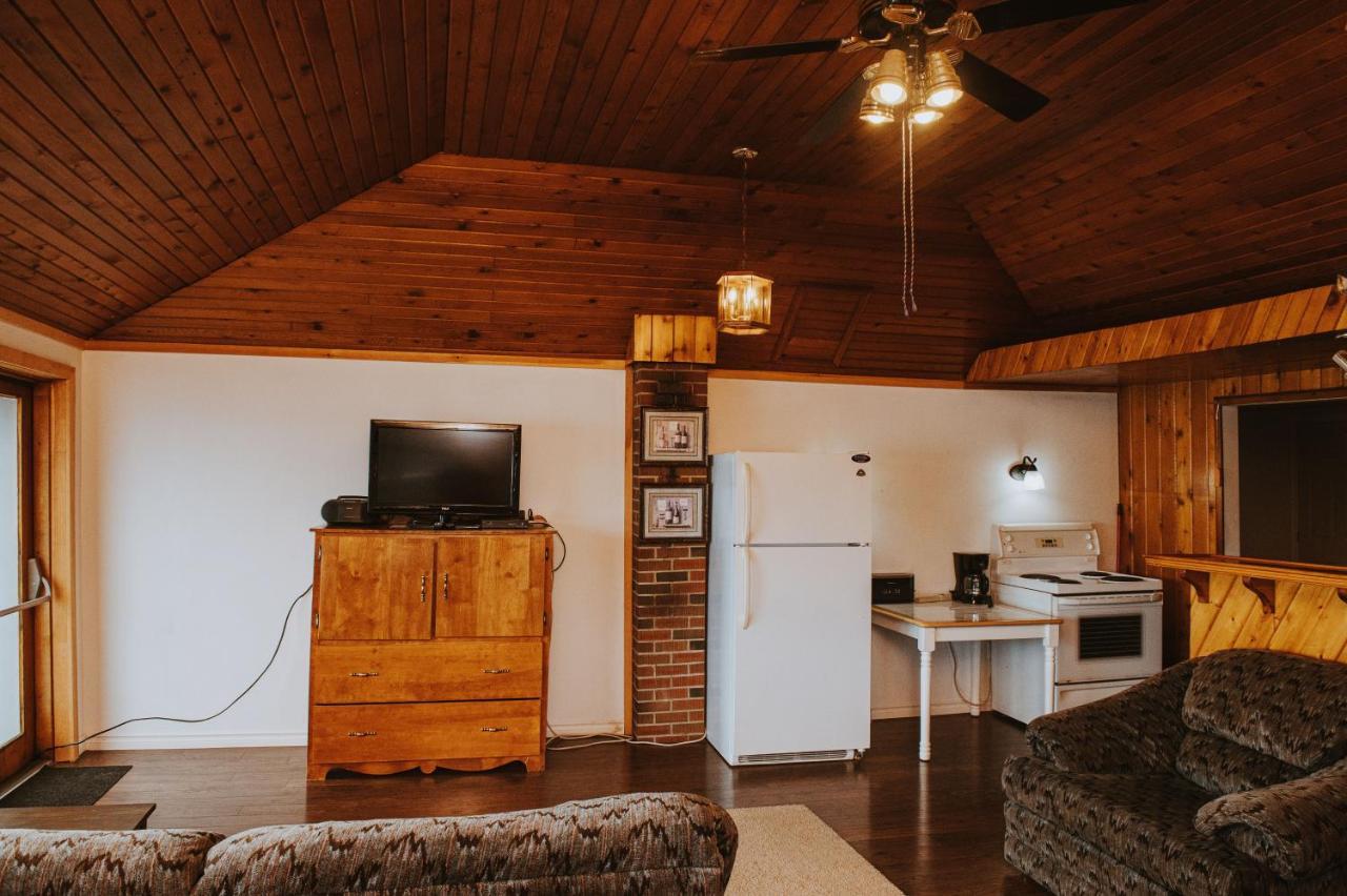 Lang Lake Resort Espanola Zewnętrze zdjęcie