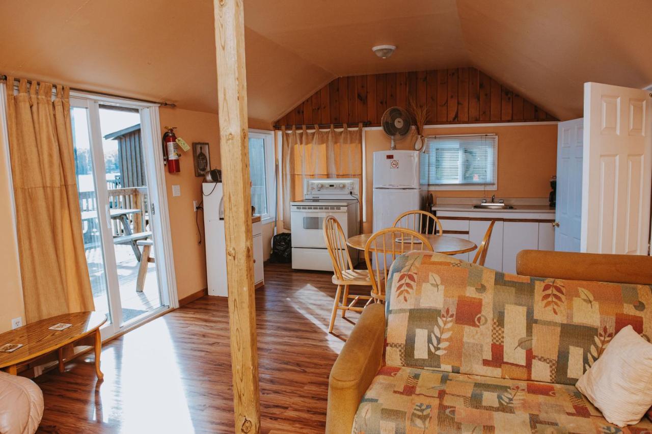 Lang Lake Resort Espanola Zewnętrze zdjęcie